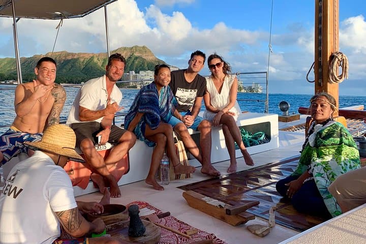Polynesian Canoe Day Sail in Waikiki — Traditional Waʻa Kaulua Cultural Cruise photo 5