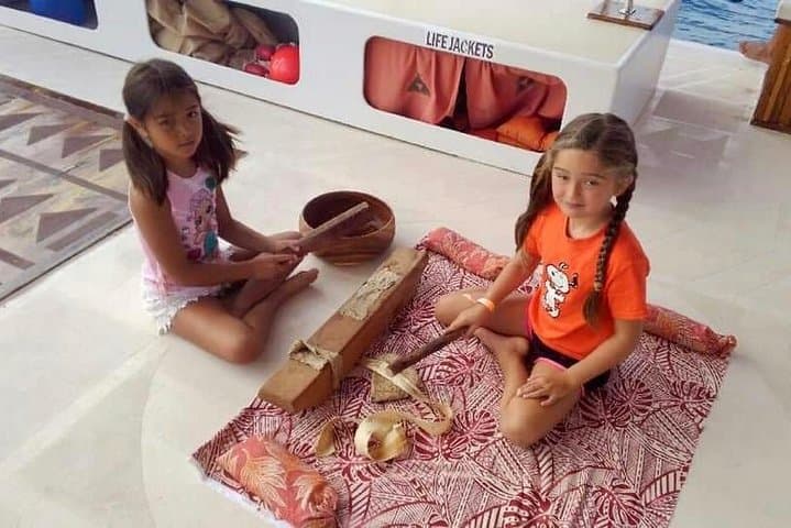 Polynesian Canoe Day Sail in Waikiki — Traditional Waʻa Kaulua Cultural Cruise photo 6