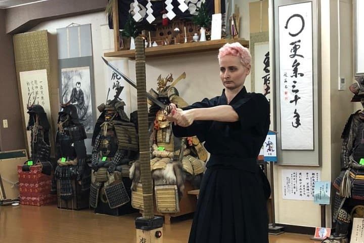 Learn Iaido in Tokyo: Hands-On Samurai Swordsmanship Workshop photo 4