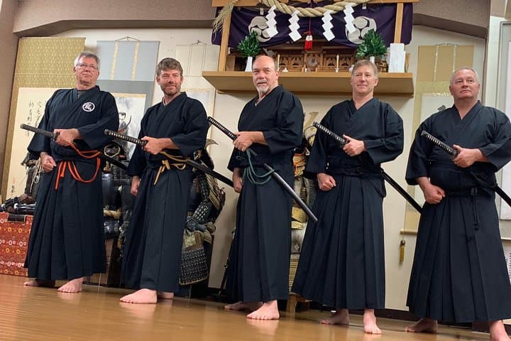 Learn Iaido in Tokyo: Hands-On Samurai Swordsmanship Workshop photo 5