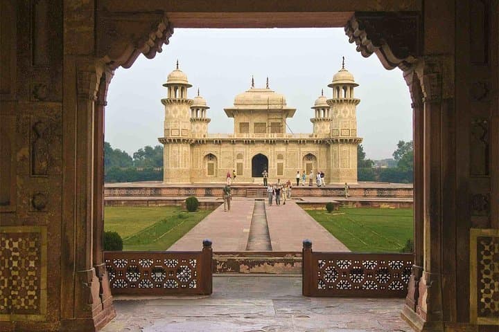Taj Mahal Sunrise Tour from Delhi: Same-Day Agra Trip Guide photo 6