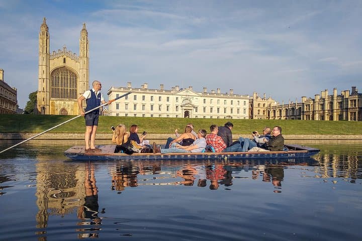 Punting Tour in Cambridge: 45-Minute River Cam Experience Through the College Backs photo 2