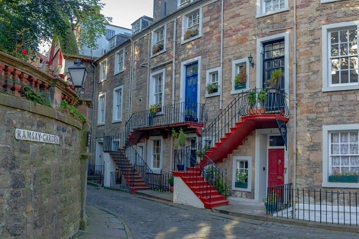Edinburgh Cityscape Photography Tour: Capture the Royal Mile & Castle Views photo 5