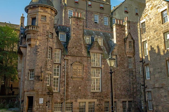 Edinburgh Cityscape Photography Tour: Capture the Royal Mile & Castle Views photo 6