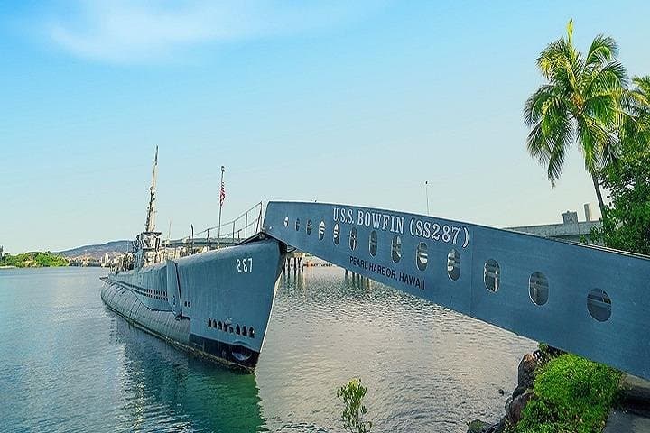 Pearl Harbor and Mini Circle-Island Tour from Maui: Full-Day Oahu Highlights photo 4