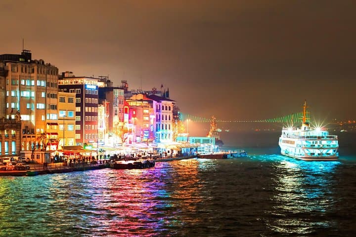 Bosphorus Night Cruise: Dinner, Turkish Night Show & Illuminated Istanbul photo 4