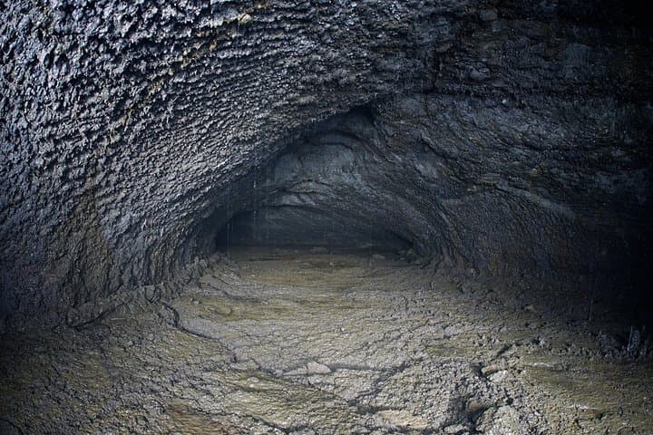 Hot and Cold G-Spots Challenge: Reykjavik Caves and Geothermal River Adventure photo 3