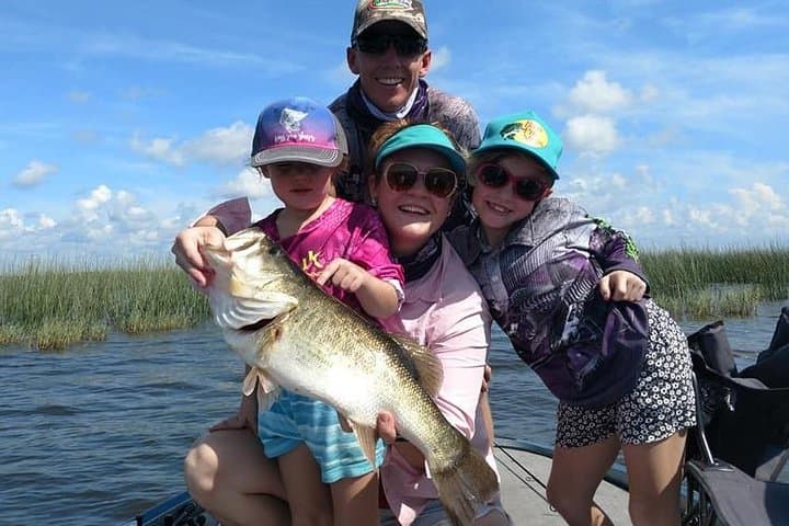 Lake Okeechobee Bass Fishing Charter from Fort Myers — Guided Trip to Catch Trophy Largemouth