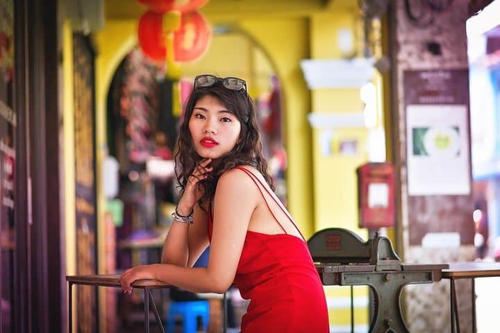 Phuket Old Town Photography Walking Tour — Guided Photoshoot & Market Stroll photo 4