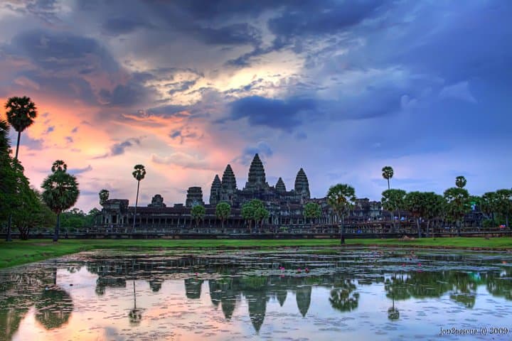 Sunrise Over Angkor Wat: Guided Sunrise and Sunset Temple Tour from Siem Reap photo 4