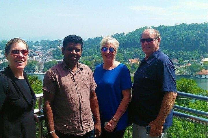 Kandy Day Tour: Three Temples, Peradeniya Gardens & Temple of the Tooth