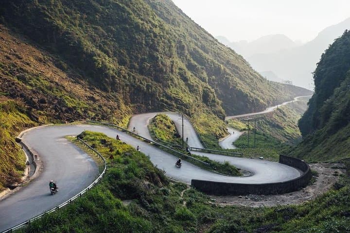 Ha Giang Loop Motorbike Tour – 3D/3N Easy Rider Adventure