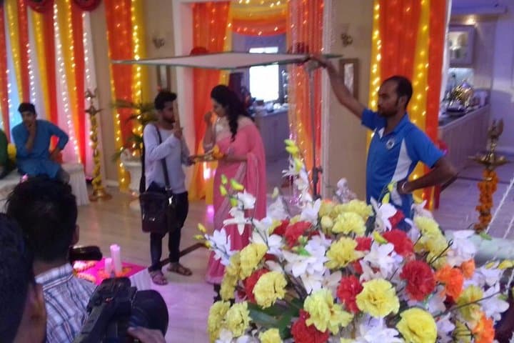 Full-Day Dharavi Slum & Bollywood Studio Tour with Live Dance and Dubbing — Mumbai Experience photo 5