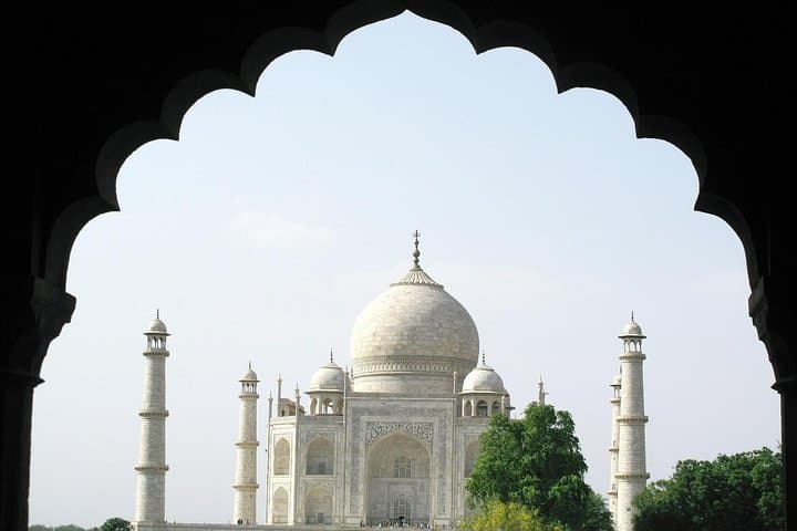 Same-Day Taj Mahal from Mumbai: Fly to Agra and Back in One Day