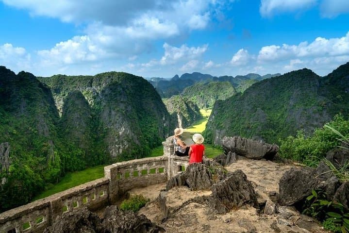 Ninh Binh in a Day: Bai Dinh, Trang An Boat Trip & Mua Cave Panorama