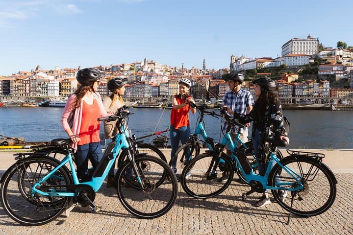 Bike Porto’s Riverside & Old Town: 3-Hour Guided Cycle from Ribeira to the Beach photo 4
