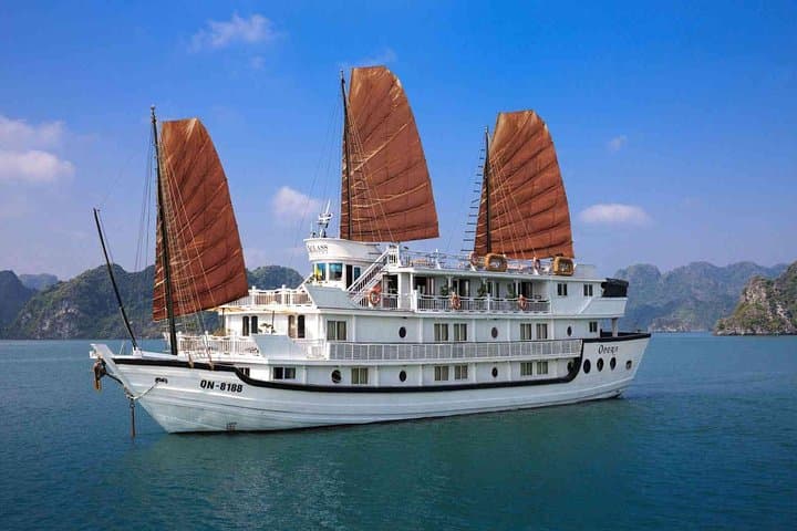 Hanoi to Halong Bay: 5-Day Hoa Lu & Tam Coc Cultural Cruise Tour