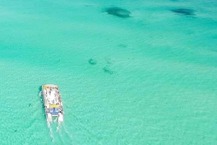 Catamaran Day Trip to Isla Mujeres from Cancun — Open Bar, Snorkel & Playa Norte photo 4