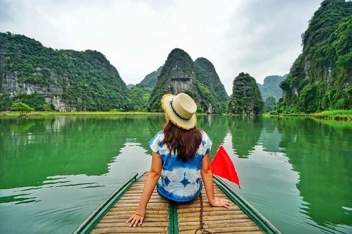 Hanoi to Halong Bay: 5-Day Hoa Lu & Tam Coc Cultural Cruise Tour photo 6