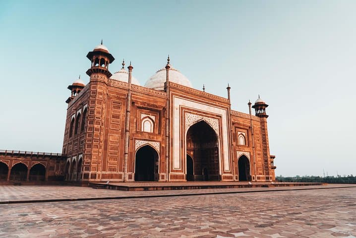 Taj Mahal Day Trip by High-Speed Train: Private Guided Tour from Delhi photo 6
