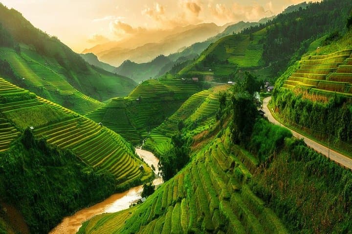 8-Day North Vietnam Adventure: Hanoi, Ninh Binh, Sapa & Halong Bay photo 1