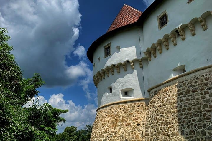 Day Trip from Zagreb: Trakošćan, Veliki Tabor & Kumrovec Castles photo 3