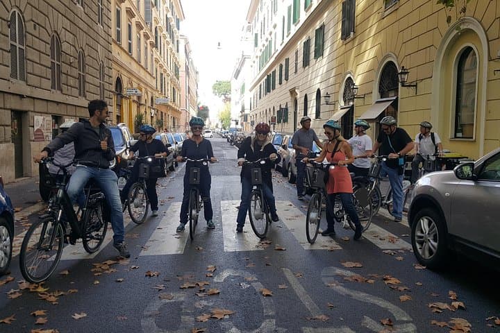 Rome 24-Hour Bike Rental — Explore the Historic Center by Bicycle photo 1