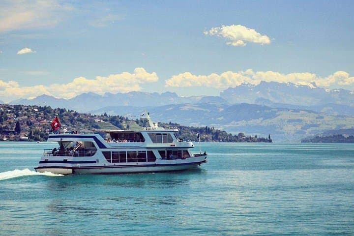 Zurich Walking Highlights and 90-Minute Lake Zurich Cruise photo 1