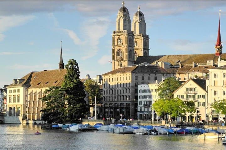 Zurich Walking Highlights and 90-Minute Lake Zurich Cruise photo 3