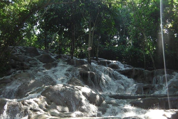 Private Transfer to Dunn's River Falls from Ocho Rios — Climb & Swim Guide photo 4
