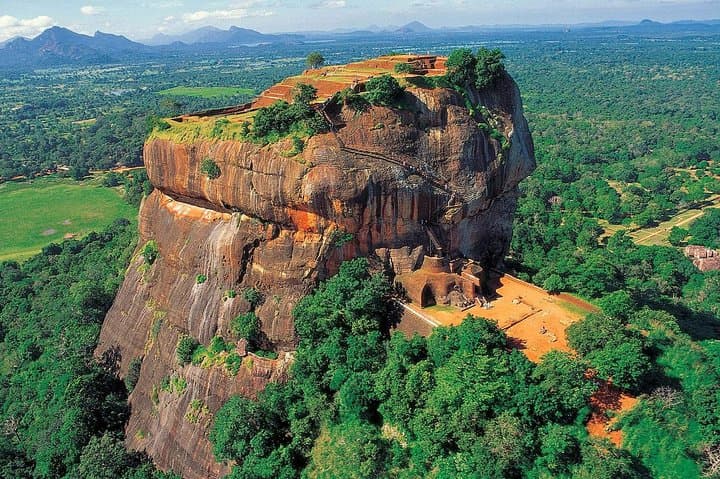Colombo to Sigiriya, Dambulla & Safari — Private Day Trip from Colombo