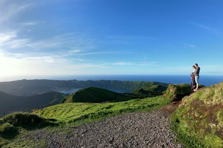Exploring Sete Cidades: A Full-Day 4WD Adventure and Walking Tour in the Azores