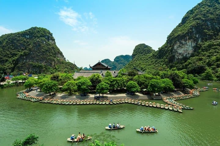 Ninh Binh & Hoa Lu Ancient Citadel Day Tour with Tam Coc Boat and Optional Biking photo 3