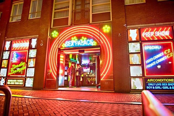 Amsterdam Red Light District Guided Walking Tour (2-Hour History & Culture) photo 4