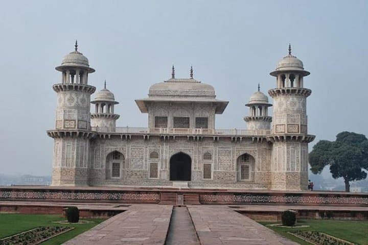 Sunrise Taj & Mughal Marvels: Overnight Agra Tour from Delhi photo 4