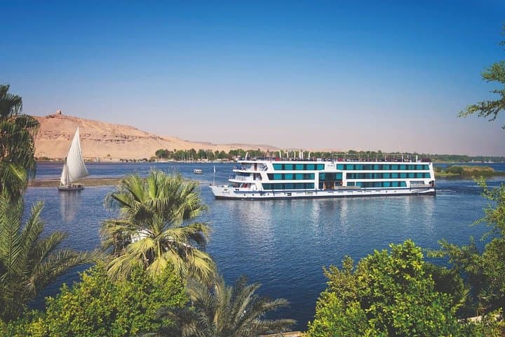 5-day-cairo-aswan-abusimbel-cultural-escape photo 2