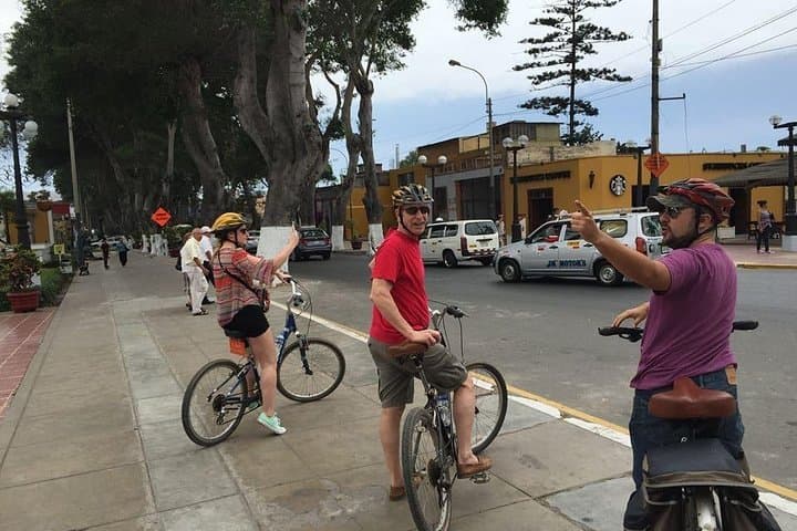Guided Bike Tour of San Isidro, Miraflores & Barranco — Lima Coastal Ride