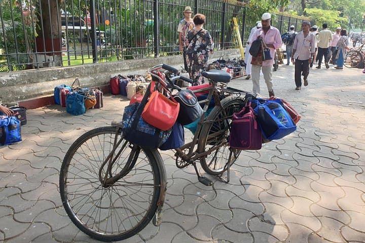 Mumbai Dabbawalla and City Train Ride: Gateway, Dhobi Ghat & Mani Bhavan Tour photo 3
