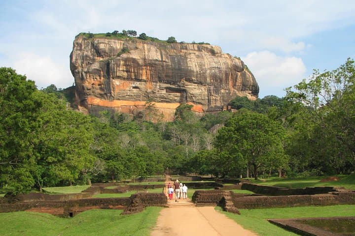 Sigiriya Rock Fortress & Dambulla Cave Temple Full-Day Tour from Negombo photo 6