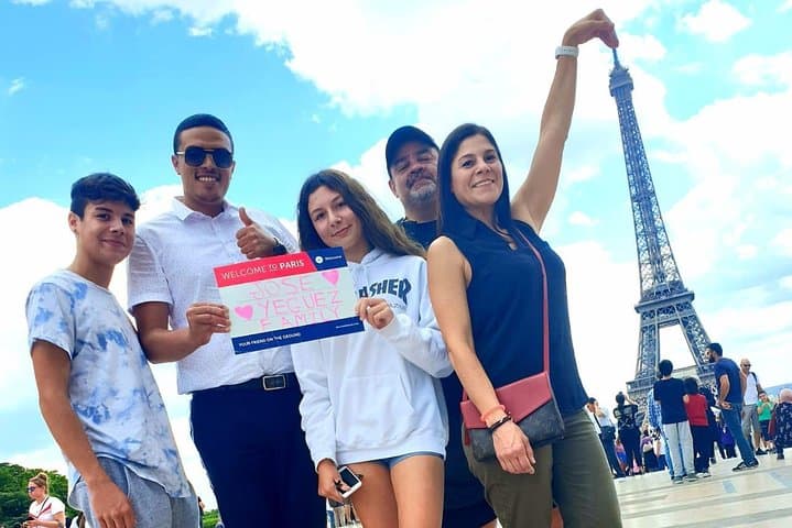Paris Airport Layover Tour — 4-Hour Private Drive to Eiffel Tower, Louvre & Montmartre photo 1
