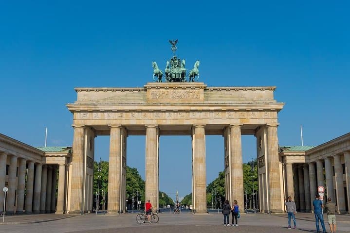 Two-Hour Private Sightseeing Drive Through Central Berlin