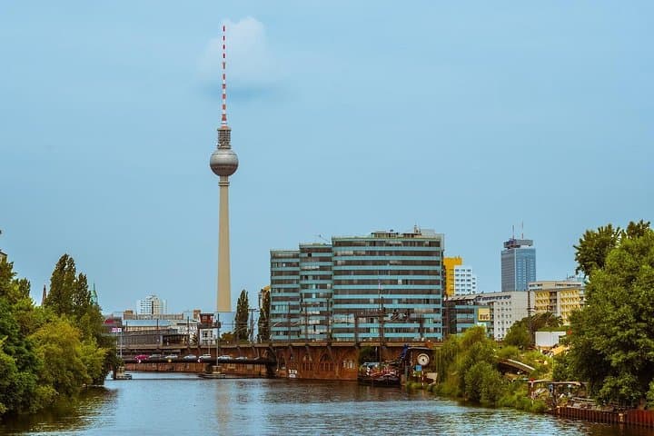 Two-Hour Private Sightseeing Drive Through Central Berlin photo 3