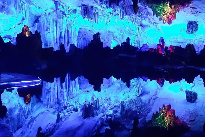 Half-Day Guilin Highlights: Reed Flute Cave and Elephant Trunk Hill Tour photo 4