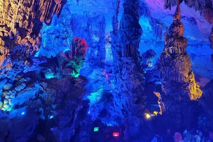 Half-Day Guilin Highlights: Reed Flute Cave and Elephant Trunk Hill Tour photo 2