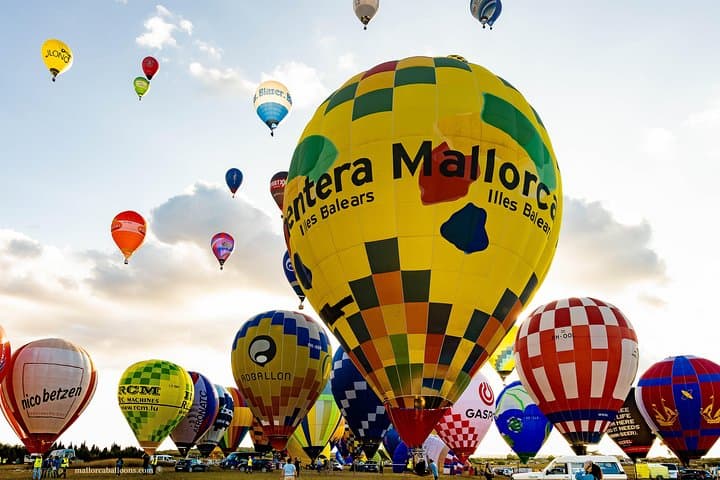 Sunrise Hot-Air Balloon Over Majorca — Romantic Flight Above Tramuntana & Sea photo 1