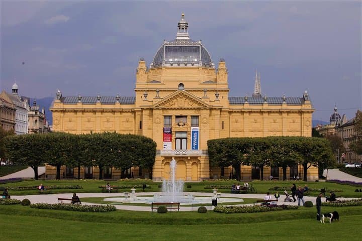 Zagreb panoramic van tour: Kaptol, Jarun and Upper Town highlights photo 5