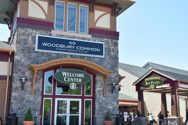 Private Transfer Between Woodbury Common Outlets and Manhattan: Comfort, Timing, and Local Tips photo 3