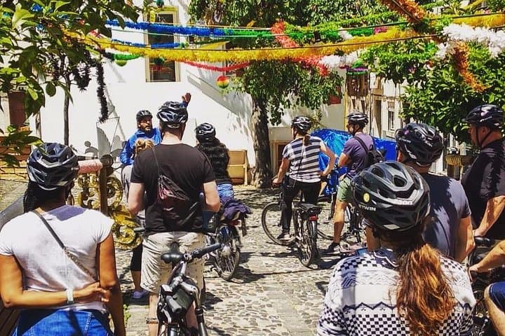 E‑Bike Lisbon's 7 Hills: Alfama, Miradouros & Hidden Lanes photo 2