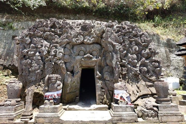 Ubud Private Day Tour: Bali Swing, Monkey Forest & Tegenungan Waterfall photo 5