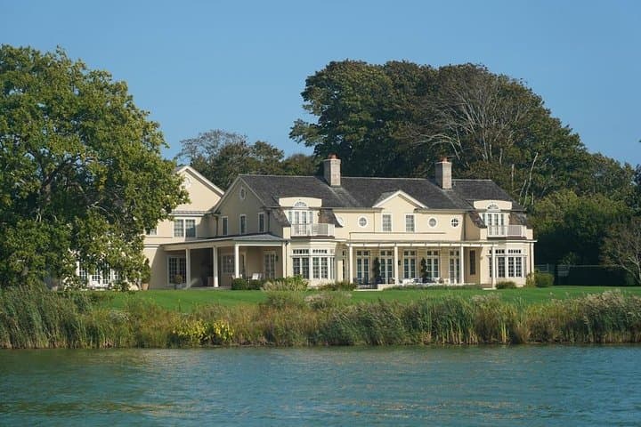 Hamptons Private Day Trip from NYC: Mansions, Beaches & Vineyard Tastings photo 3